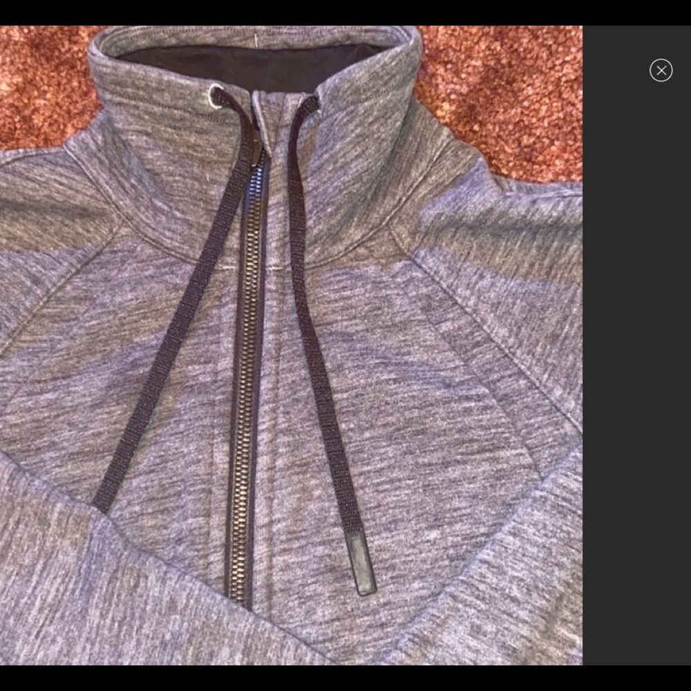 Lulu grey sweatshirt